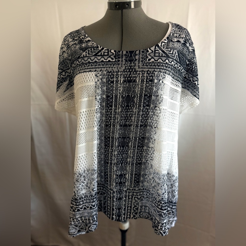 🛍️Style & Co 2 piece Black and White Patterned Top